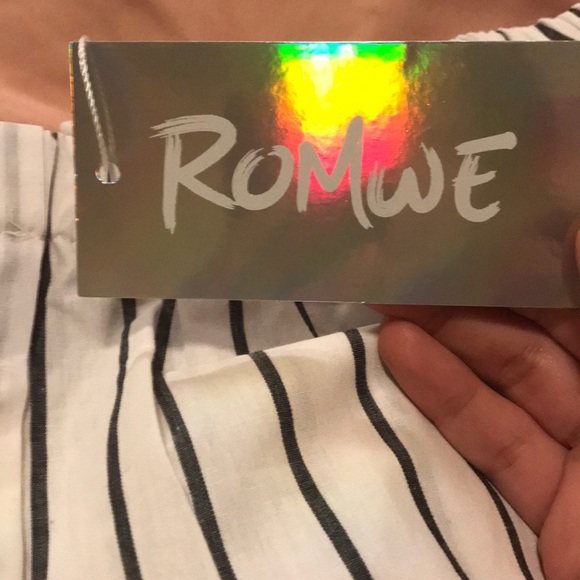 A ROMWE  Button Through Striped Bardot Crop Top - Picture 2 of 4